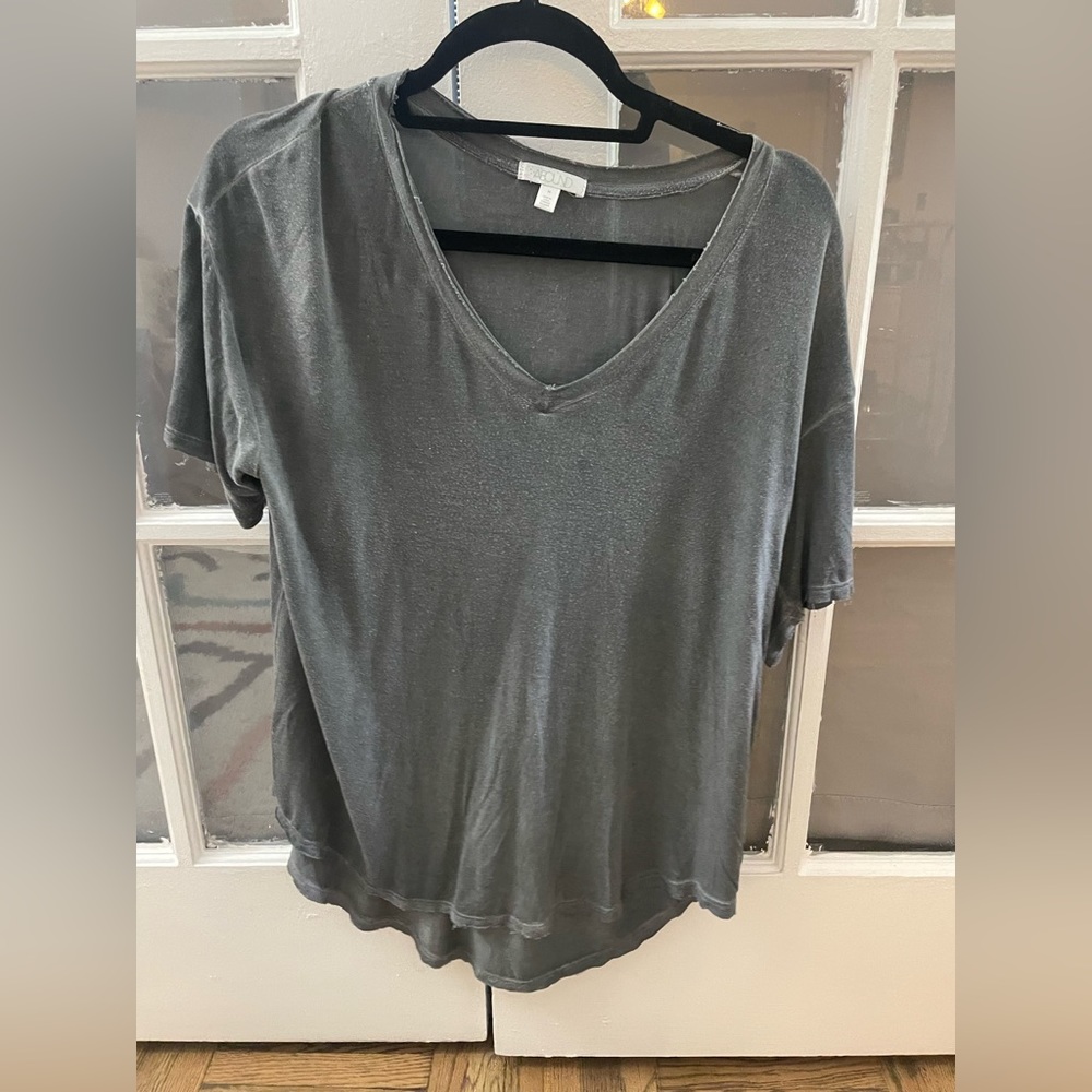 Gray V neck medium tshirt